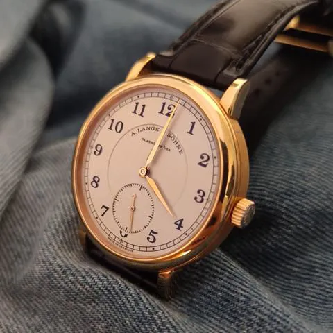 A. Lange & Söhne 1815 236.050 40mm Yellow gold Black