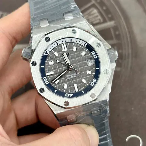 Audemars Piguet Royal Oak Offshore Diver 15720ST.OO.A009CA.01 42mm Stainless steel Gray