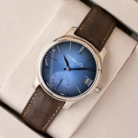 H. Moser & Cie. Endeavour 1341-0207 41mm White gold Blue