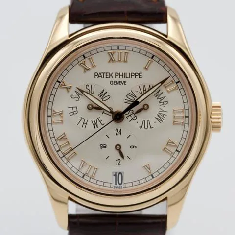 Patek Philippe Annual Calendar 5035R 37mm Rose gold White