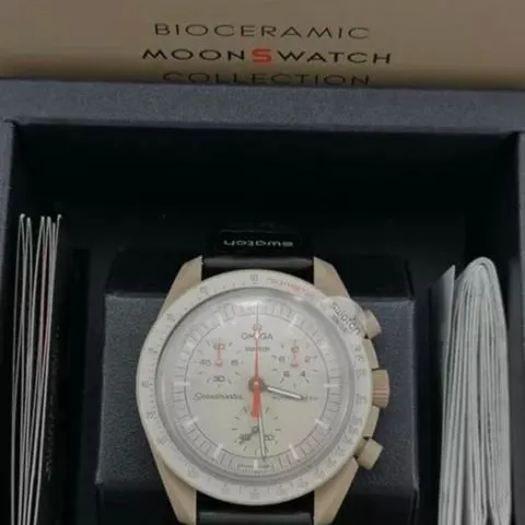 Swatch Moonswatch 42mm Bioceramic White 4