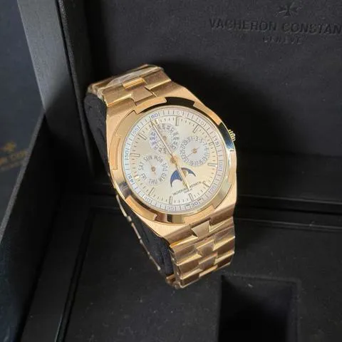 Vacheron Constantin Overseas 4300V/120R-B064 41.5mm Rose gold Silver