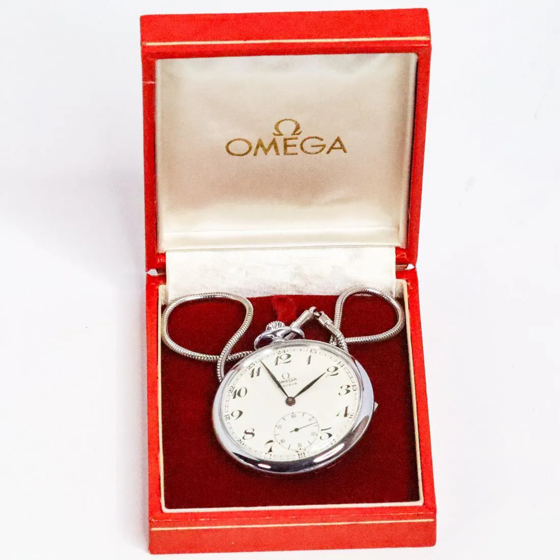 Omega Genève 121.1740 48mm White 4