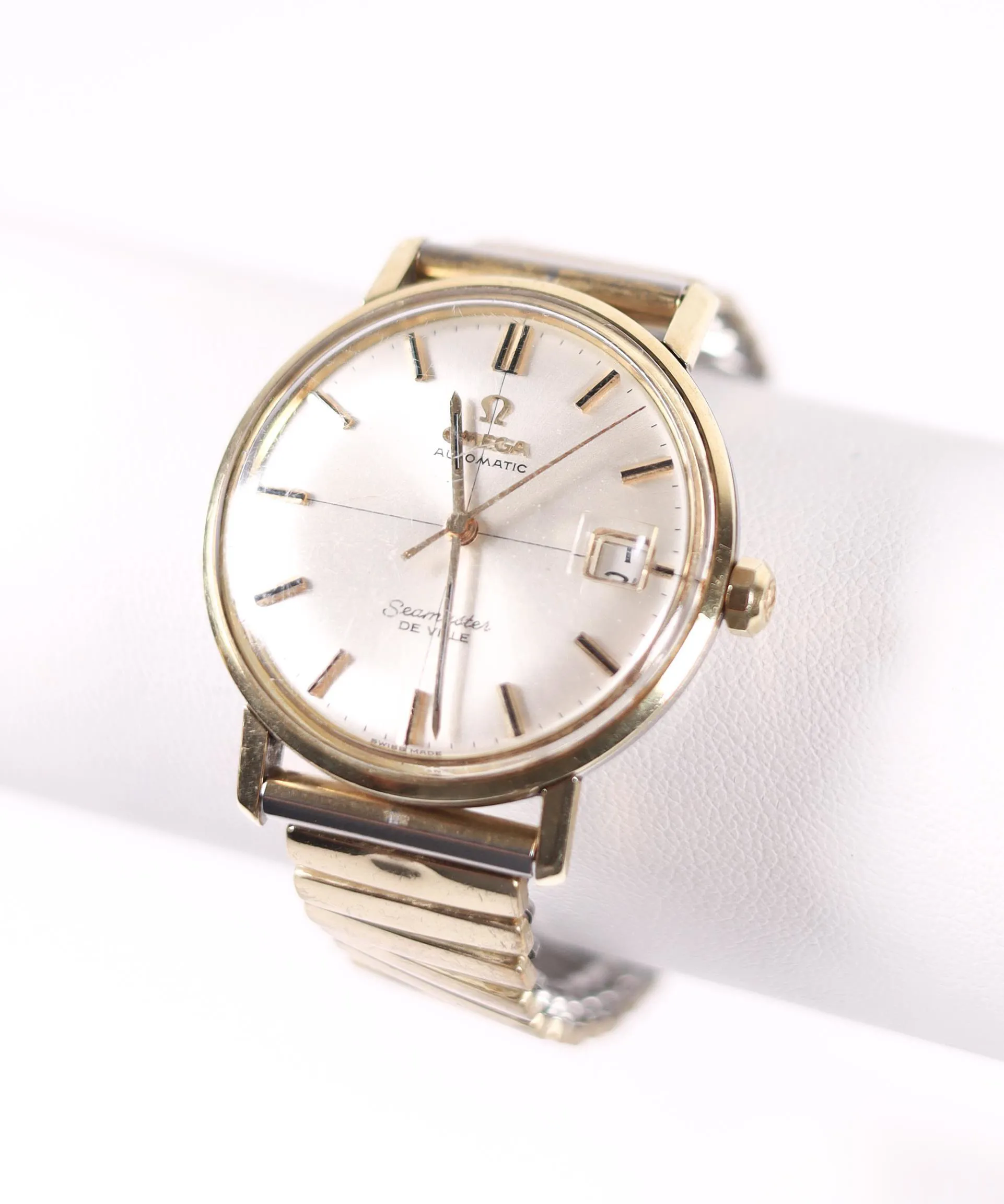 Omega Seamaster De Ville 33mm Yellow gold White