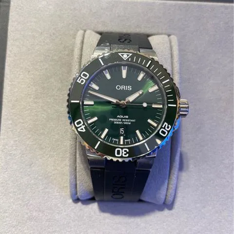 Oris Aquis Date 01 733 7730 4157-07 4 24 64EB 435mm Stainless steel Green