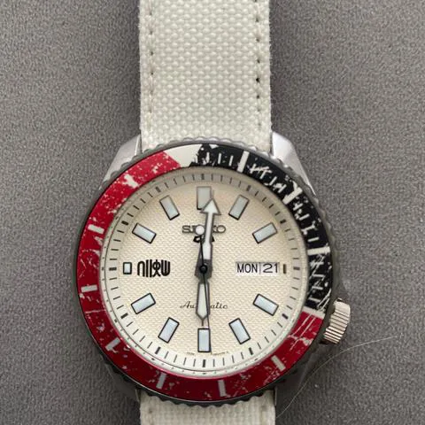 Seiko Seiko 5 SRPF19K1 Stainless steel White