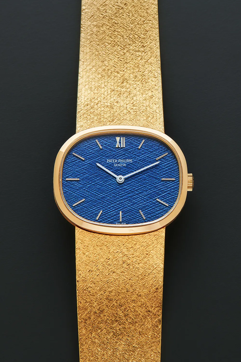 Patek Philippe Golden Ellipse 3545/2 27mm 18k yellow gold Blue