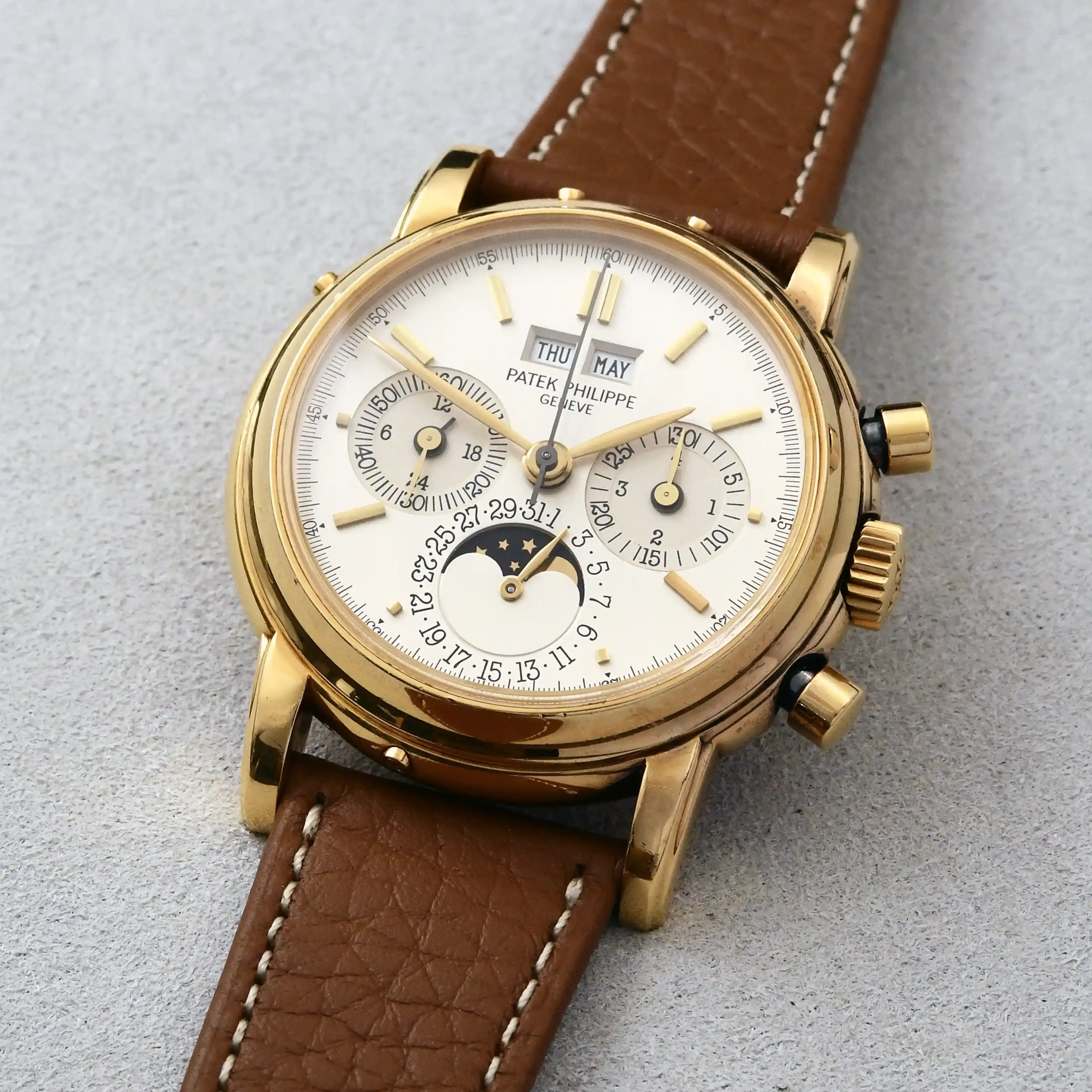 Patek Philippe Perpetual Calendar Chronograph 3970EJ 36mm 18ct yellow gold Silver