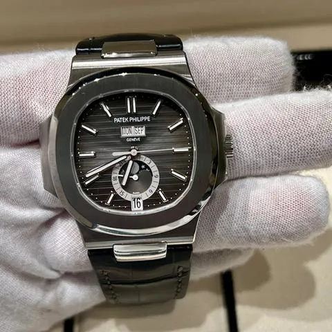 Patek Philippe Nautilus 5726A-001 40.5mm Stainless steel Black