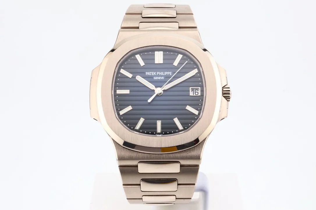 Patek Philippe Nautilus 5811/1G-001 41mm White gold Blue