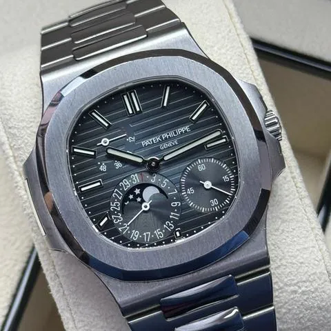 Patek Philippe Nautilus Moonphase 5712/1A-001 40mm Stainless steel Blue