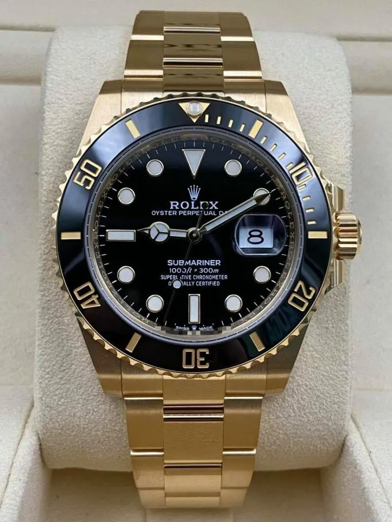 Rolex Submariner 126618LN 41mm Yellow gold Black