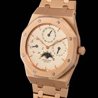 Audemars Piguet Royal Oak Quantième Perpetuel 25686OR Rose gold Cream