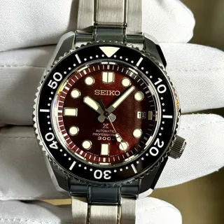 Seiko Prospex SLA059 Stainless steel Red