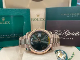 Rolex Day-Date 40 228235-0025 Everose gold Green