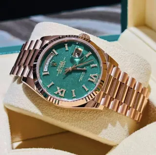 Rolex Day-Date 128235-0068 Rose gold Green