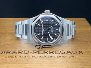 Girard-Perregaux Laureato 81010-11-634-11A Stainless steel Black