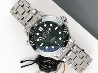 Omega Seamaster Diver 300M 210.30.42.20.10.001 Stainless steel Green