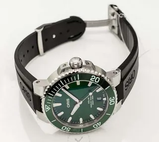 Oris Aquis Date 01 733 7732 4157-07 4 21 64FC Stainless steel Green