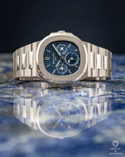 Patek Philippe Nautilus 5740/1G-001 White gold Blue