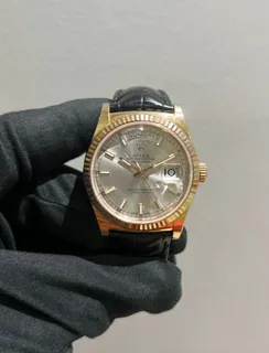 Rolex Day-Date 118135-0005 36mm Rose gold Silver