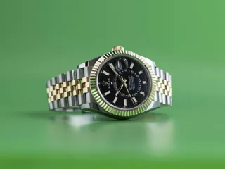 Rolex Sky-Dweller 326933 Yellow gold and Stainless steel Black