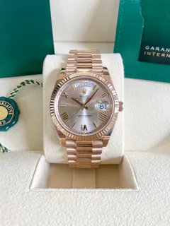 Rolex Day-Date 40 228235 Everose gold Gray