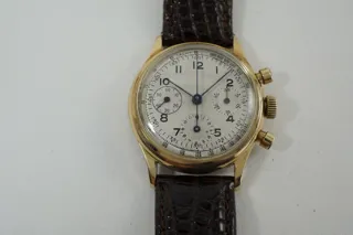 Universal Genève Compax 52215 33mm 14k yellow gold