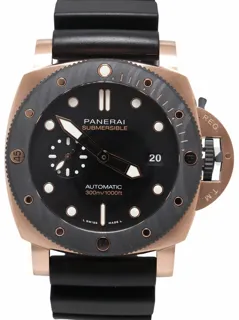 Panerai Submersible PAM02070 Yellow gold Black