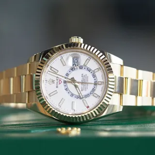 Rolex Sky-Dweller 326938-0005 Yellow gold White