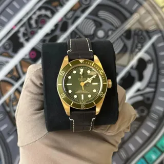 Tudor Black Bay M79018V-0001 39mm Yellow gold Green