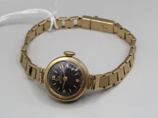 Record Watch Company 9ct Gold