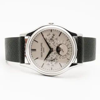 Patek Philippe Perpetual Calendar 5140G-001 White gold Black