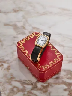 Cartier Tonneau 7801 18k yellow gold White