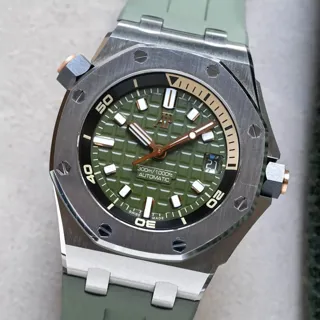 Audemars Piguet Royal Oak Offshore Diver 15720ST.OO.A052CA.01 Stainless steel Green