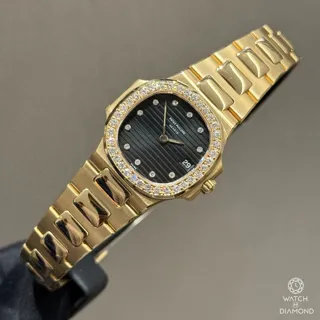 Patek Philippe Nautilus 4700 YG Yellow gold