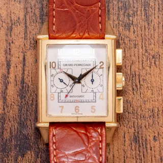 Girard-Perregaux Vintage 1945 2599 30mm Yellow gold White