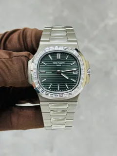 Patek Philippe Complications PP 5711/1300A green Stainless steel Green