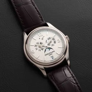 Patek Philippe Annual Calendar 5146G-001 White gold Beige