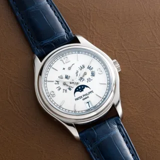 Patek Philippe Annual Calendar 5146G-001 White gold ivory white