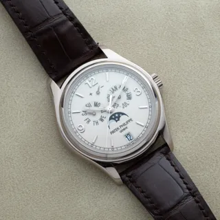 Patek Philippe Annual Calendar 5146G-001 White gold Beige