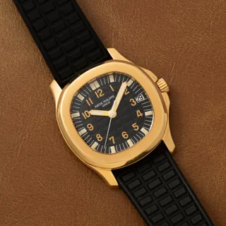 Patek Philippe Aquanaut 5066J Yellow gold Black