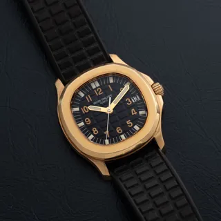 Patek Philippe Aquanaut 5066J Yellow gold Gray