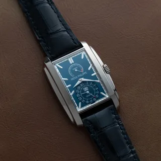 Patek Philippe Gondolo 5200G-001 White gold Blue