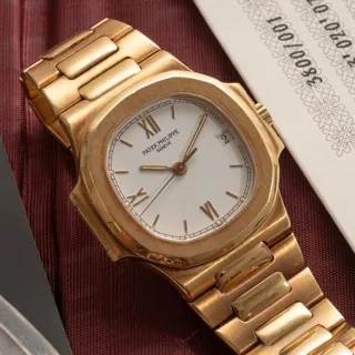 Patek Philippe Nautilus 3800/1J Yellow gold White