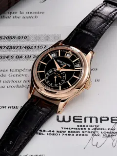 Patek Philippe Annual Calendar 5205R-010 39.5mm Rose gold Black