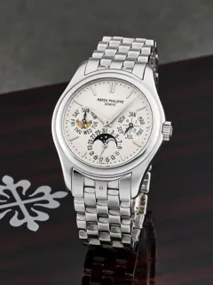 Patek Philippe Perpetual Calendar 5136/1G 36.5mm 18k white gold Silver