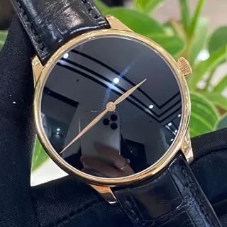 H. Moser & Cie. Venturer 2327-0410 39mm Rose gold Black