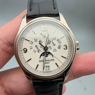 Patek Philippe Annual Calendar 5146G-001 39mm White gold Beige