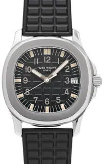 Patek Philippe Aquanaut 5060A-001 34mm Stainless steel Black